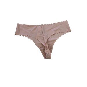 Victoria's Secret Scallop Thong Seamless Women's Size Medium New with Tags Clean